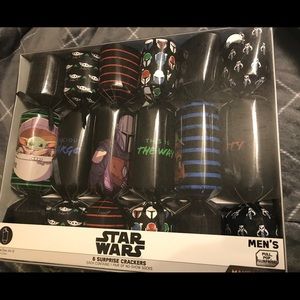 Star Wars men’s no-show socks surprise crackers
